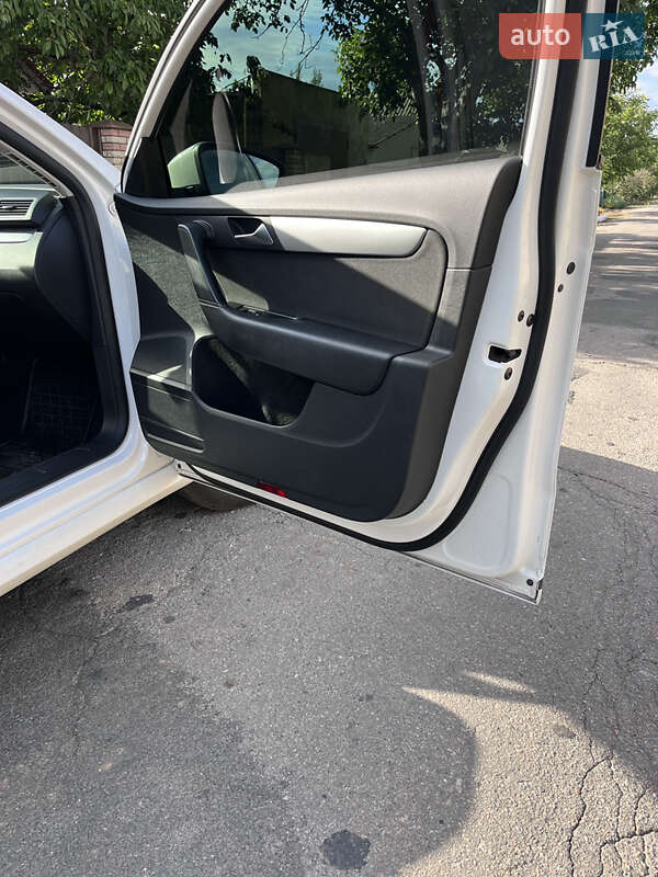 Седан Volkswagen Passat 2012 в Одесі