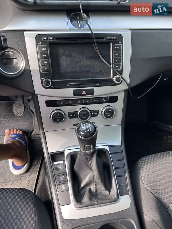 Седан Volkswagen Passat 2012 в Одесі