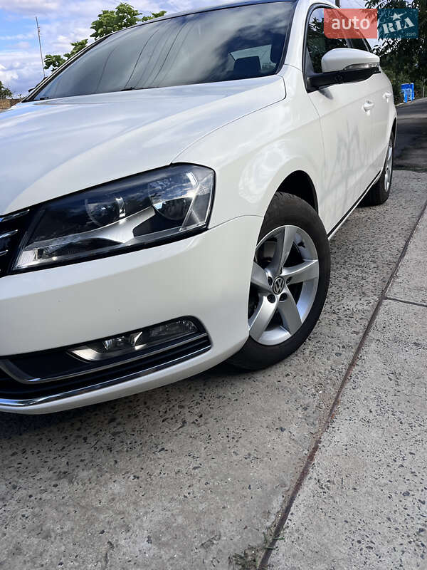 Седан Volkswagen Passat 2012 в Одесі