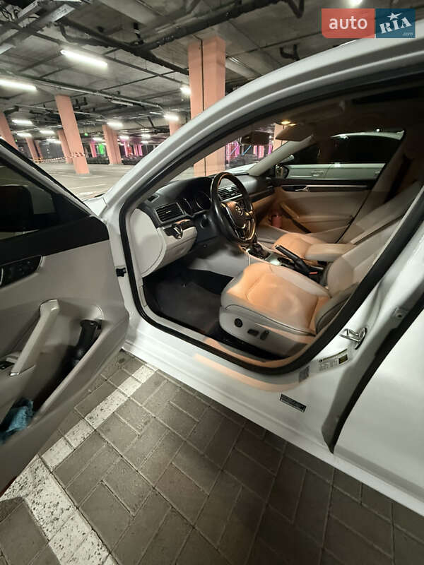 Седан Volkswagen Passat 2018 в Києві