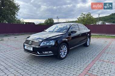 Седан Volkswagen Passat 2011 в Рахове