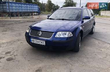 Універсал Volkswagen Passat 2001 в Тростянці