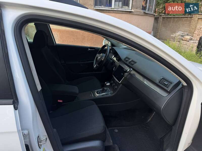 Универсал Volkswagen Passat 2009 в Харькове