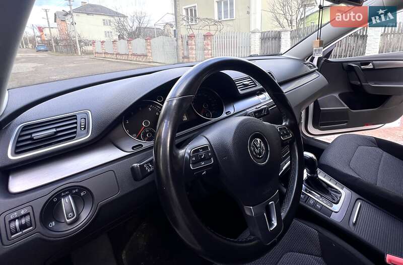Универсал Volkswagen Passat 2011 в Дрогобыче