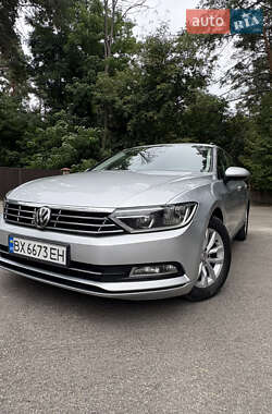 Универсал Volkswagen Passat 2015 в Киеве