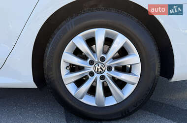 Седан Volkswagen Passat 2013 в 
