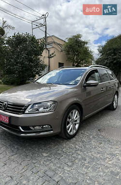Універсал Volkswagen Passat 2011 в Луцьку