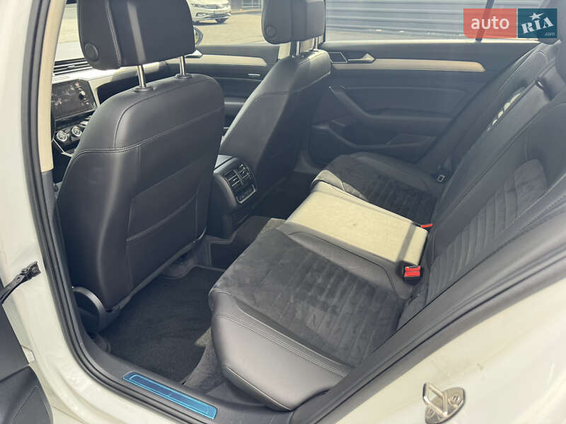 Седан Volkswagen Passat 2017 в Ковеле