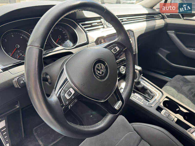 Седан Volkswagen Passat 2017 в Ковеле