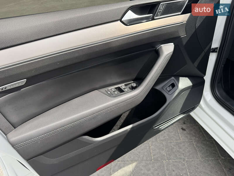 Седан Volkswagen Passat 2017 в Ковеле