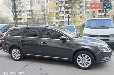 Универсал Volkswagen Passat 2014 в Киеве