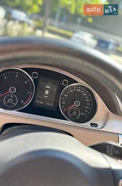 Седан Volkswagen Passat 2011 в Иршаве