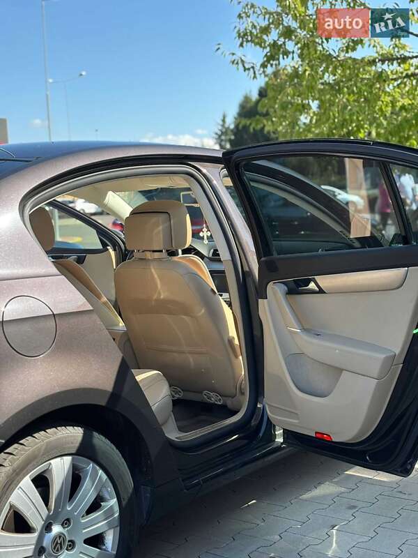 Седан Volkswagen Passat 2011 в Иршаве фото 12 Седан Volkswagen Passat 2011 в Иршаве