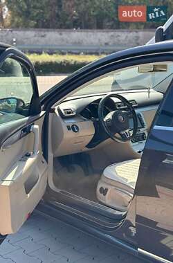 Седан Volkswagen Passat 2011 в Иршаве
