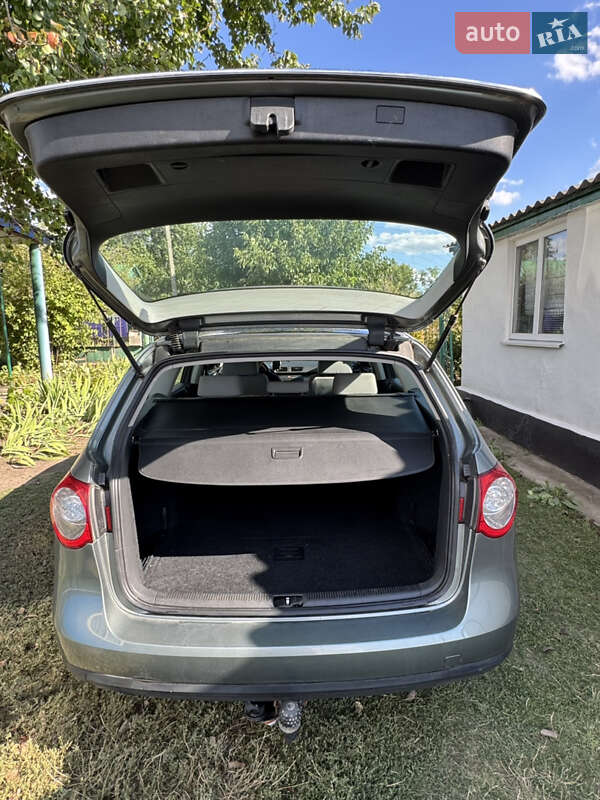 Универсал Volkswagen Passat 2006 в Благовещенском фото 13 Универсал Volkswagen Passat 2006 в Благовещенском