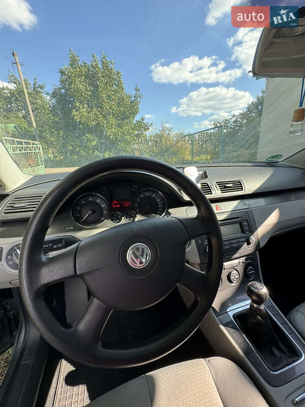 Универсал Volkswagen Passat 2006 в Благовещенском фото 15 Универсал Volkswagen Passat 2006 в Благовещенском
