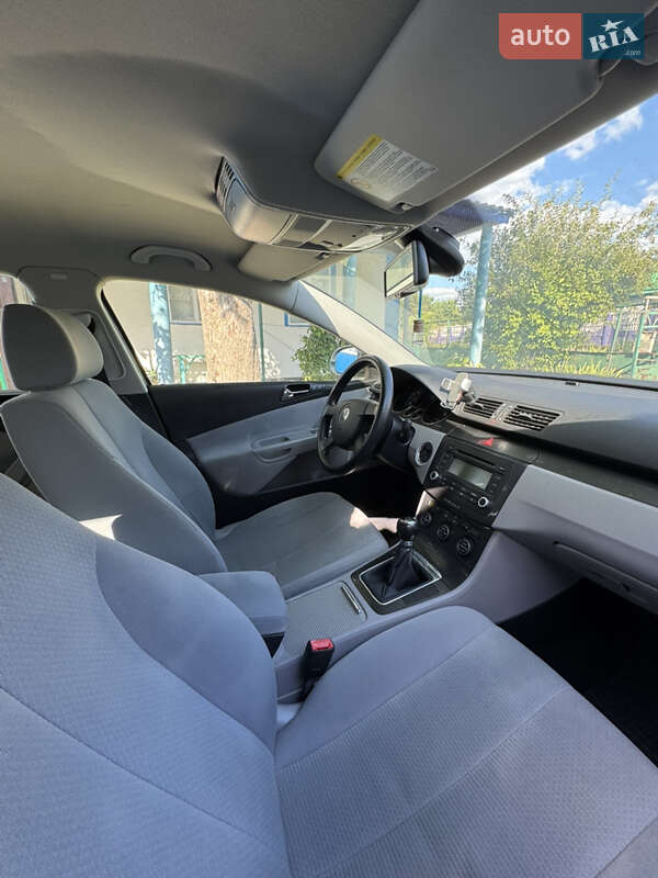 Универсал Volkswagen Passat 2006 в Благовещенском фото 20 Универсал Volkswagen Passat 2006 в Благовещенском