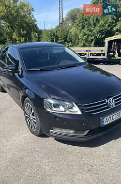 Седан Volkswagen Passat 2011 в Перечині