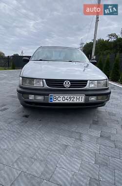 Седан Volkswagen Passat 1994 в Яворове