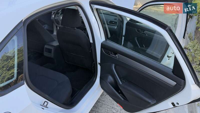 Седан Volkswagen Passat 2012 в Черноморске