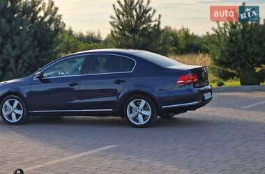 Седан Volkswagen Passat 2010 в Рожнятові