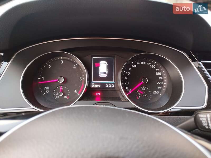 Универсал Volkswagen Passat 2017 в Львове