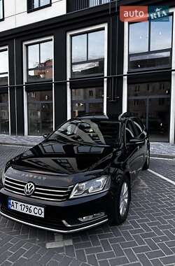 Універсал Volkswagen Passat 2012 в Івано-Франківську