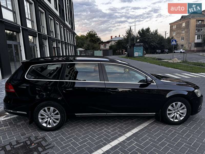 Універсал Volkswagen Passat 2012 в Івано-Франківську
