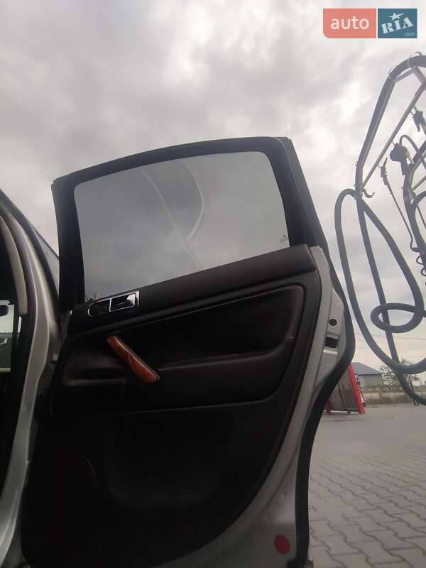 Седан Volkswagen Passat 2001 в Бориславі