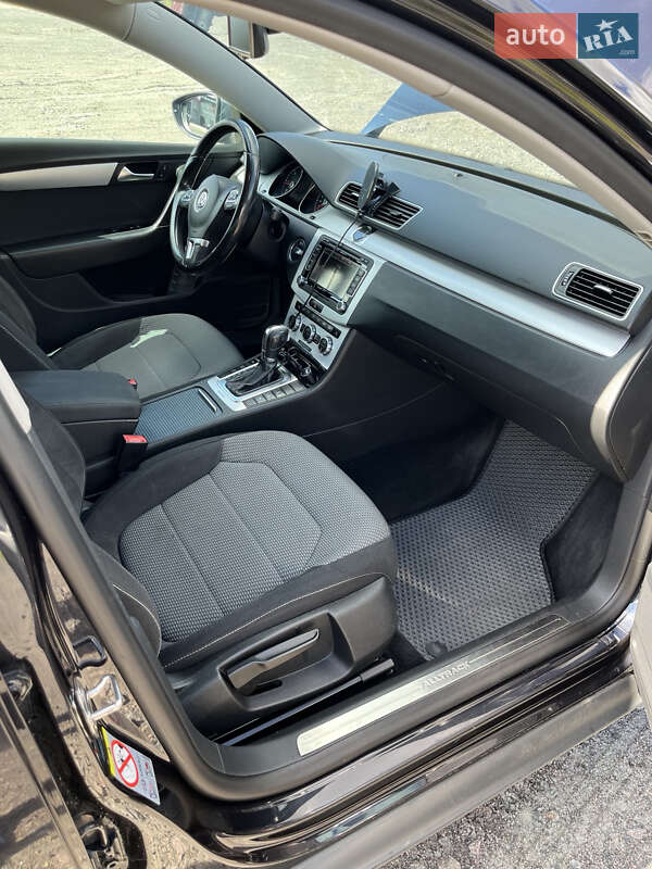 Универсал Volkswagen Passat 2013 в Киеве