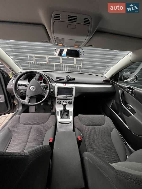 Седан Volkswagen Passat 2008 в Ивано-Франковске