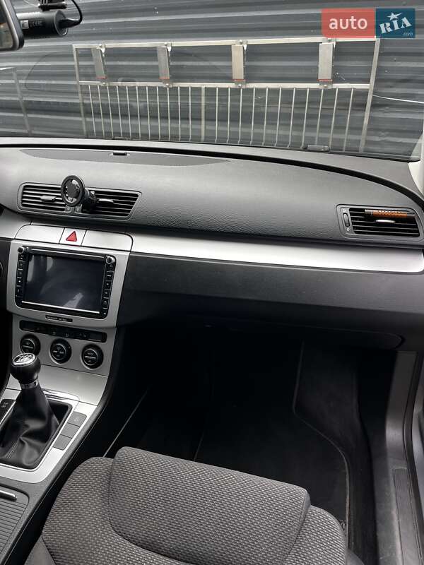 Седан Volkswagen Passat 2008 в Ивано-Франковске