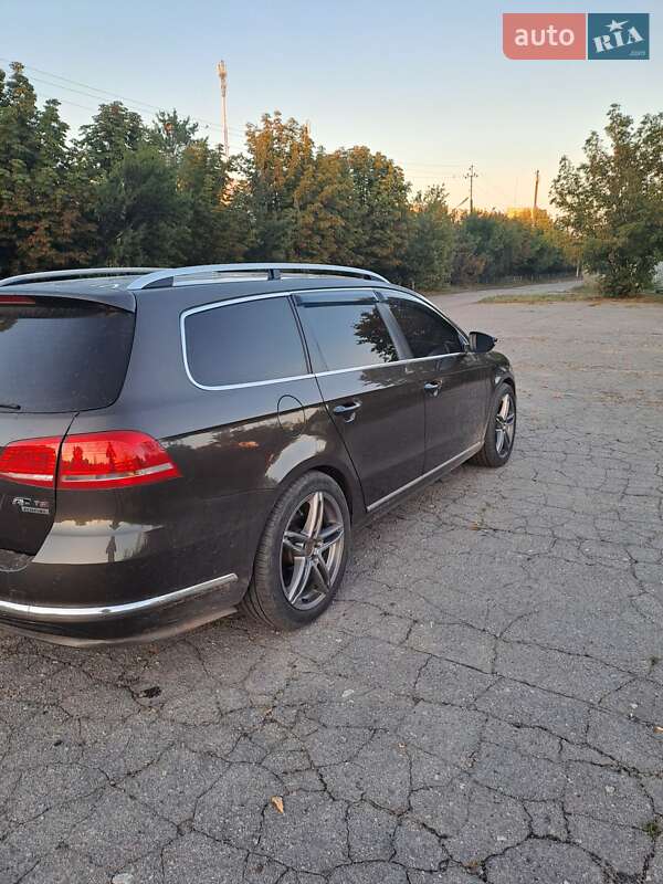 Универсал Volkswagen Passat 2013 в Харькове
