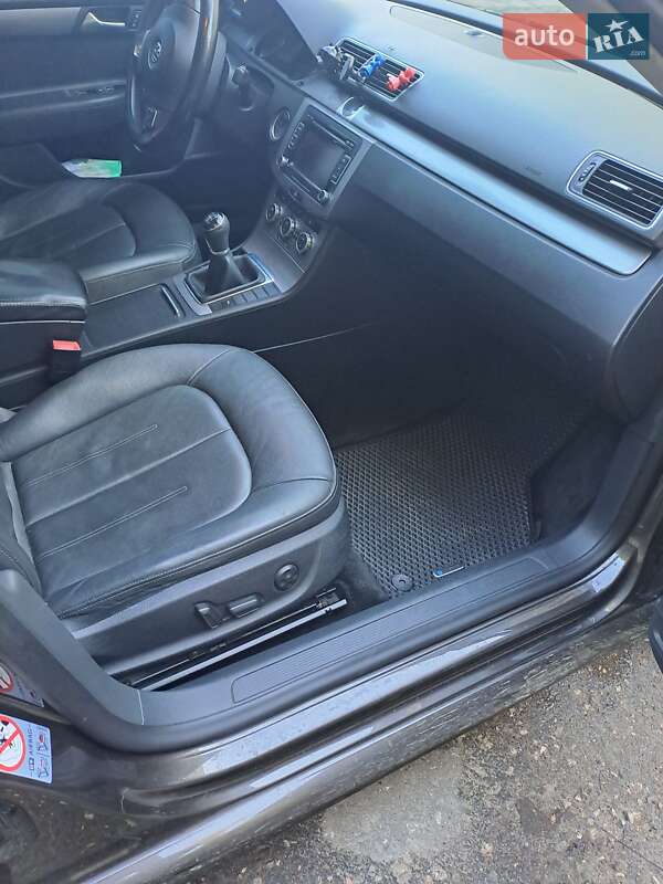 Универсал Volkswagen Passat 2013 в Харькове
