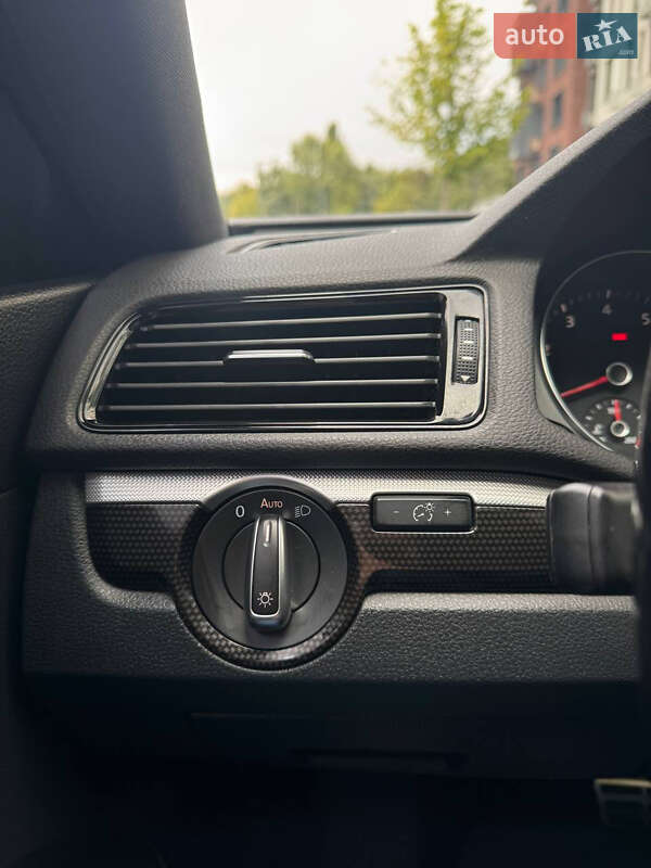 Седан Volkswagen Passat 2018 в Киеве фото 19 Седан Volkswagen Passat 2018 в Киеве