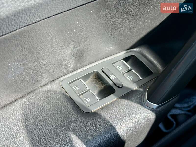 Седан Volkswagen Passat 2015 в Харькове