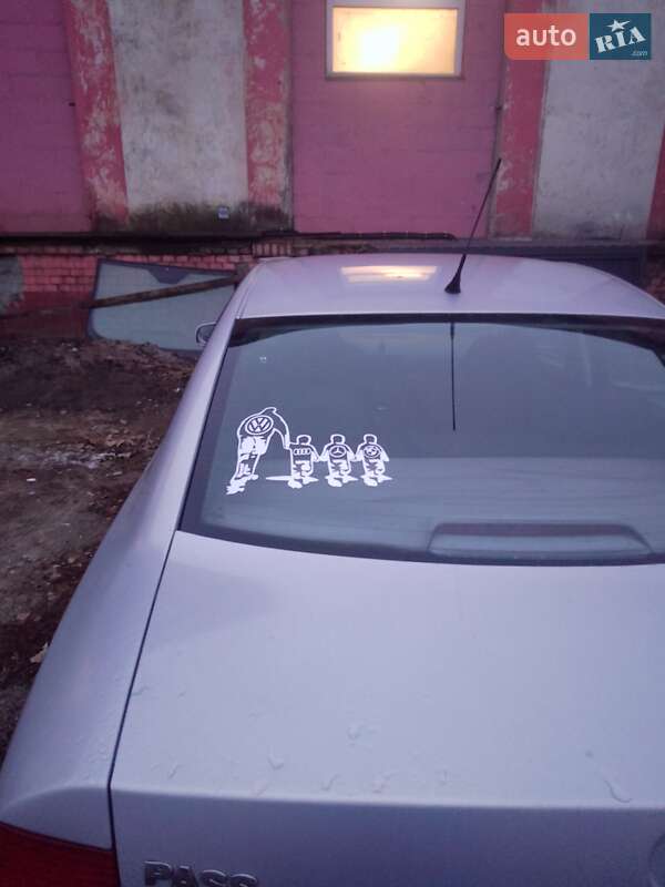 Седан Volkswagen Passat 2000 в Киеве