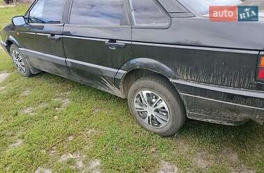 Седан Volkswagen Passat 1993 в 