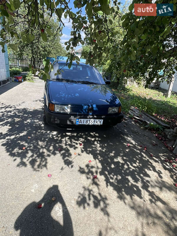 Седан Volkswagen Passat 1988 в Гайвороне