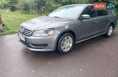 Седан Volkswagen Passat 2013 в Ровно