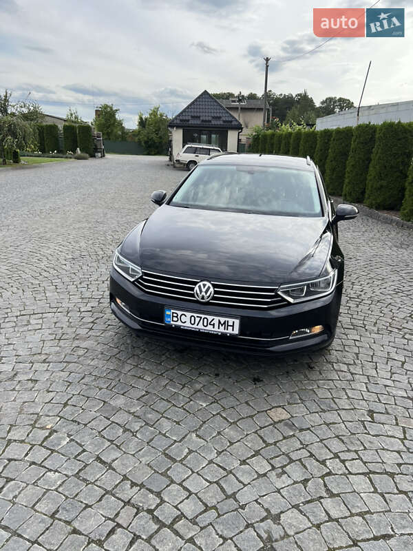 Универсал Volkswagen Passat 2016 в Жовкве