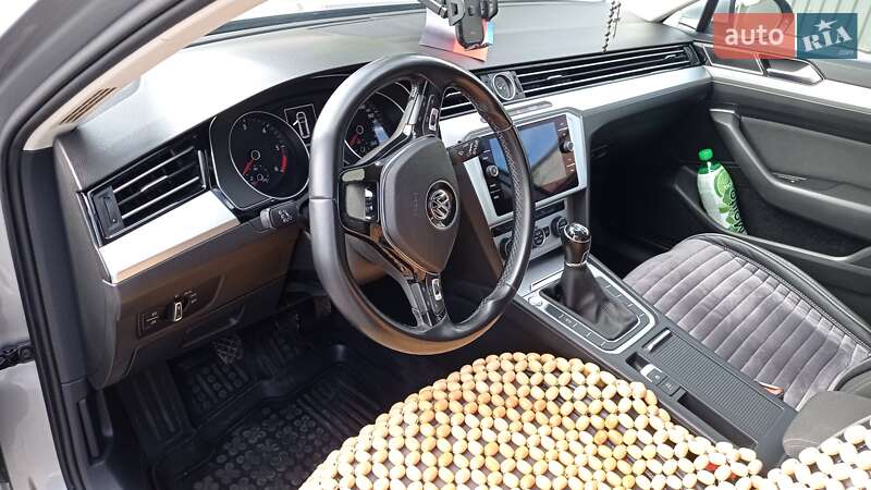 Універсал Volkswagen Passat 2017 в Львові