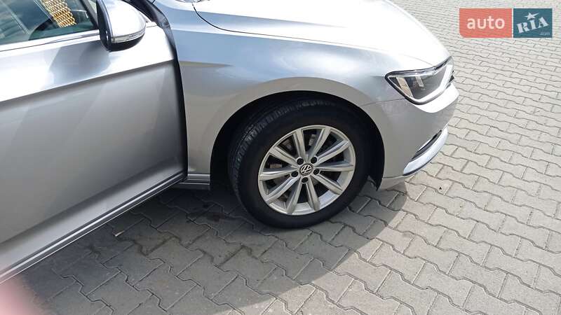 Універсал Volkswagen Passat 2017 в Львові
