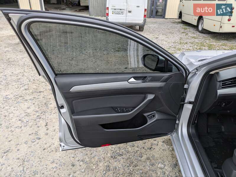 Универсал Volkswagen Passat 2016 в Львове