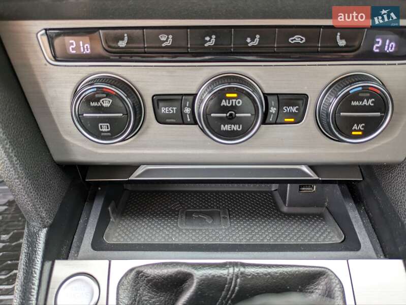 Универсал Volkswagen Passat 2016 в Львове