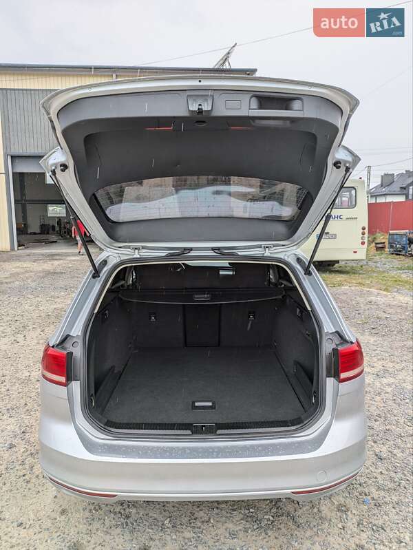 Универсал Volkswagen Passat 2016 в Львове