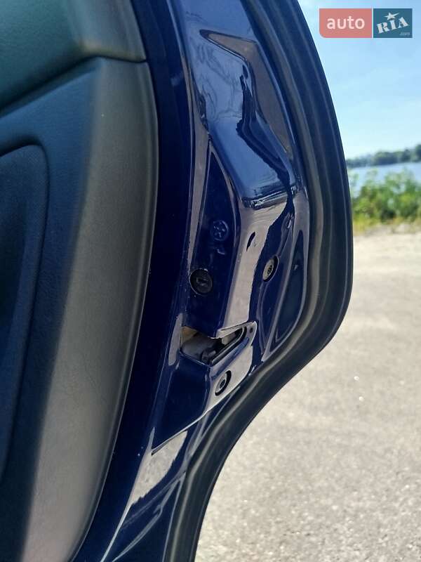 Універсал Volkswagen Passat 2004 в Овручі