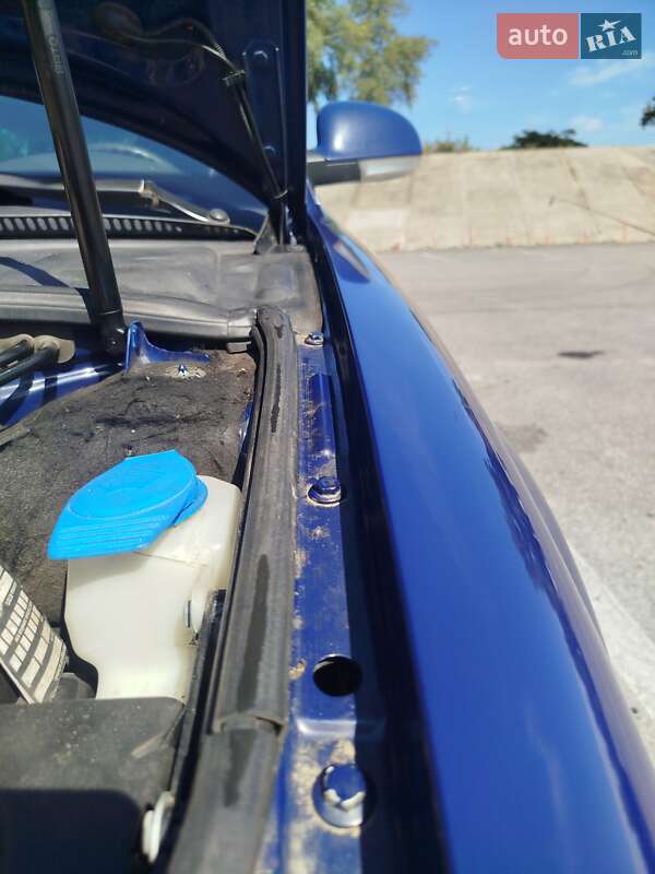 Універсал Volkswagen Passat 2004 в Овручі