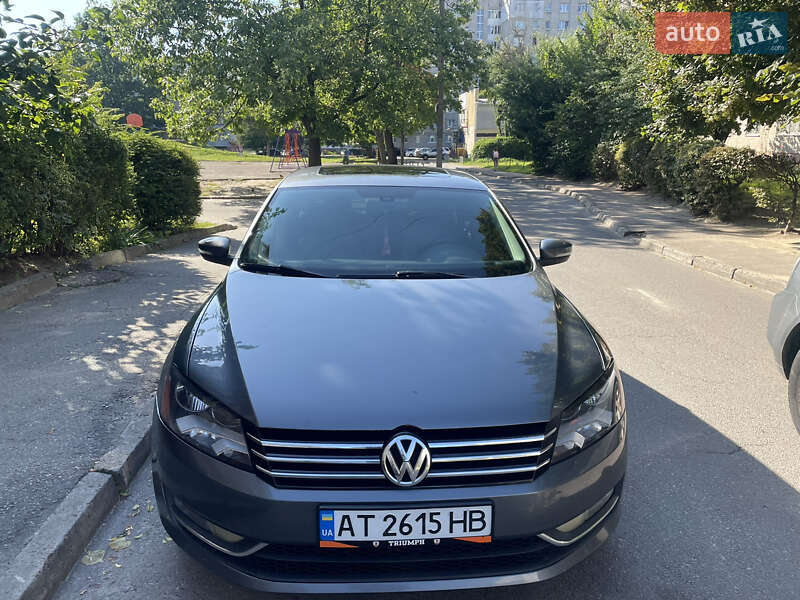 Седан Volkswagen Passat 2013 в Львове