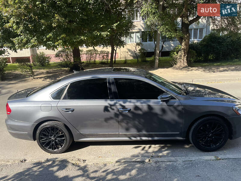 Седан Volkswagen Passat 2013 в Львове